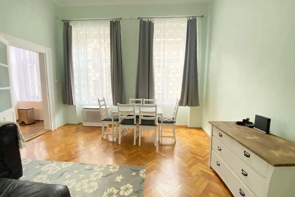 Apartment Heart Of Budapest
